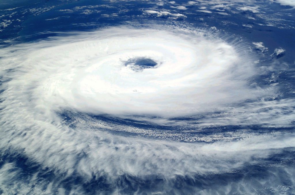 大型台風が来た時の防災対策と当日の行動